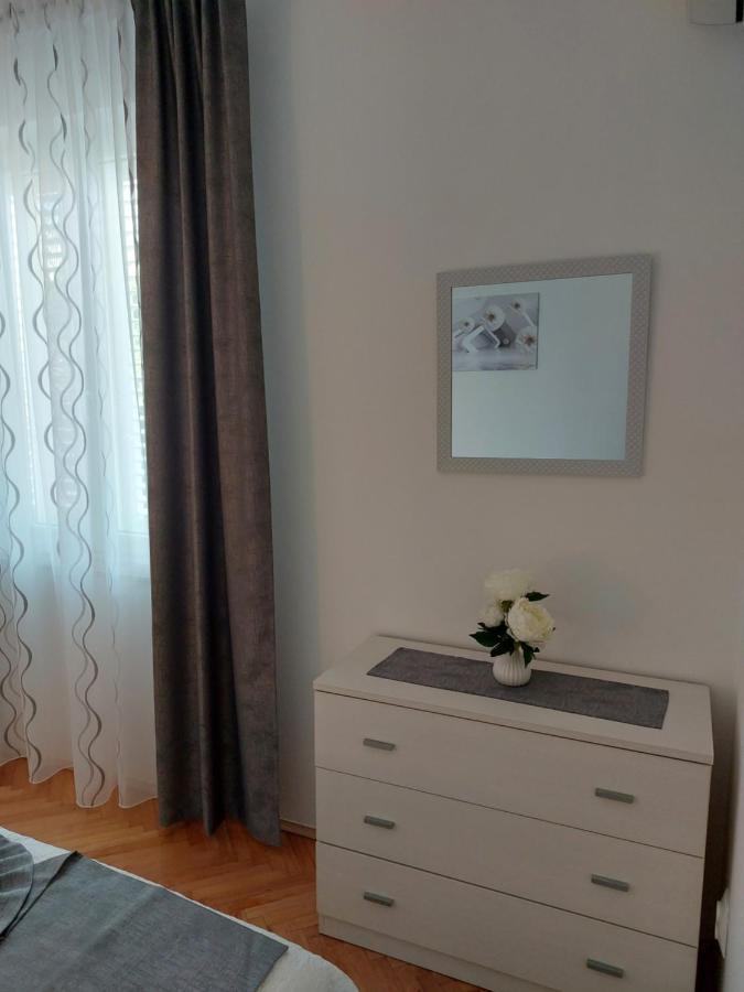 Apartment Hrzic Malinska Exterior photo