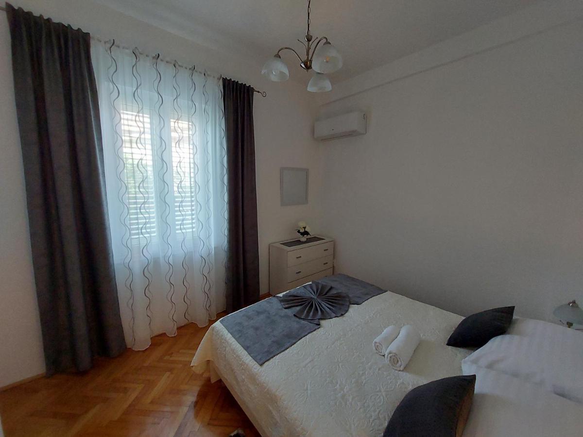 Apartment Hrzic Malinska Exterior photo